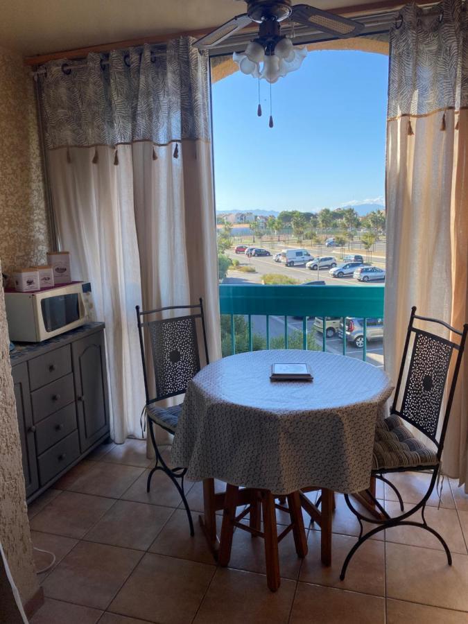 Appartement En Bord D'Etang Le Barcares Luaran gambar